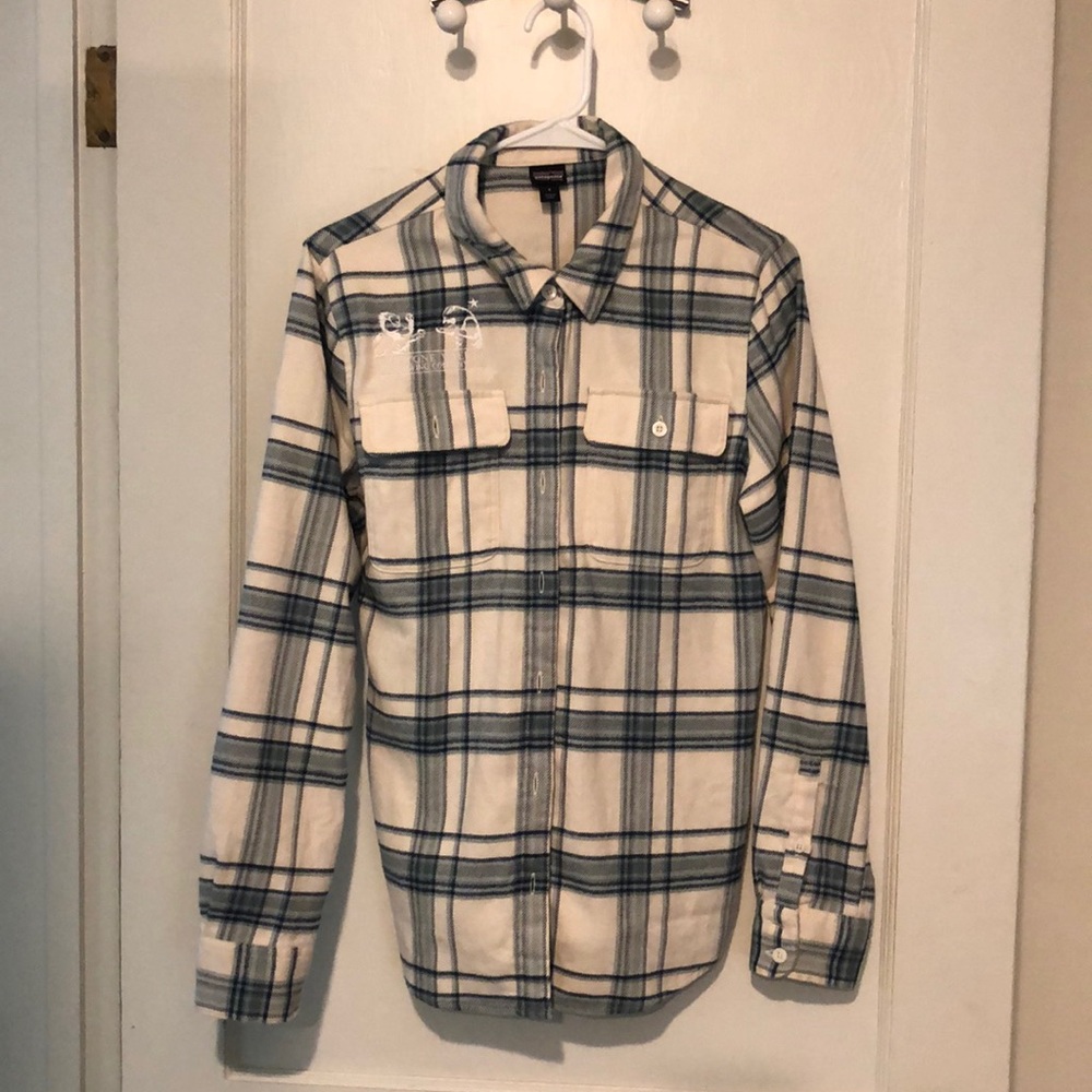 Patagonia logo flannel